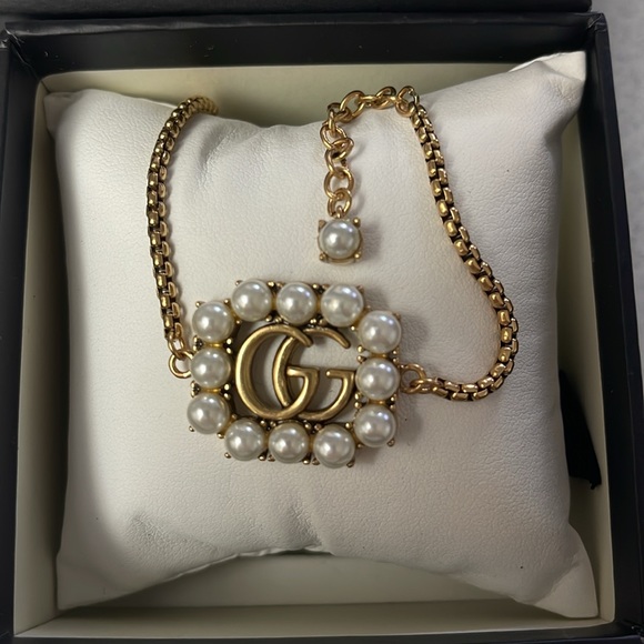 Gucci Pearls Bracelet - Picture 2 of 5